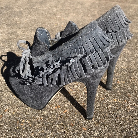 ANNE MICHELLE Gray Moccasin Heel Booties - Picture 2 of 8